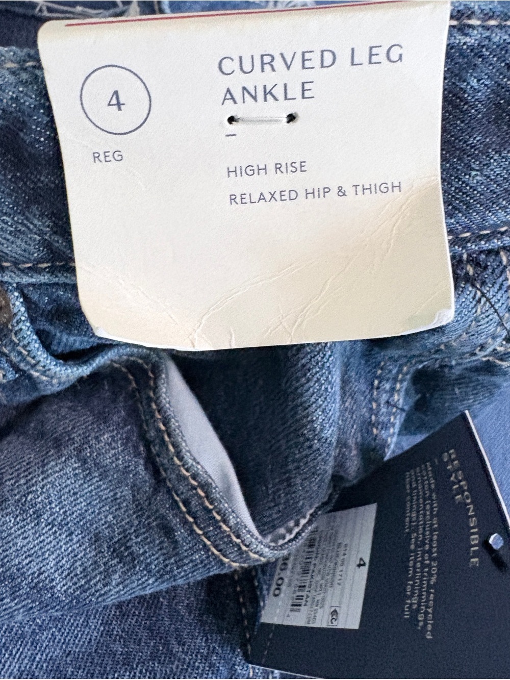 NWT Universal Thread Curved Leg Barrel Jeans High Rise Crop Ankle Size 4 - Picture 7 of 12